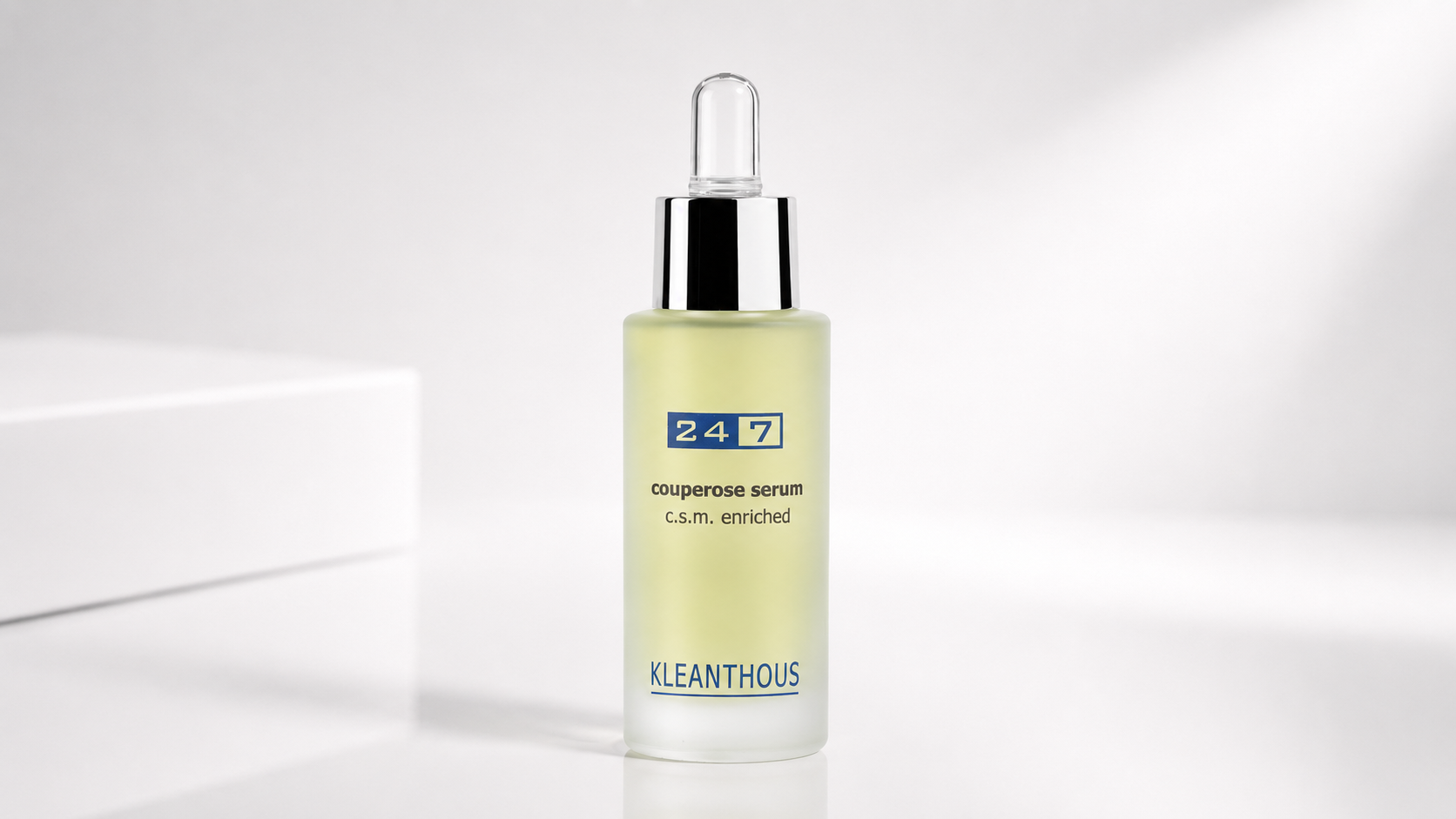 Couperose Serum Kleanthous là tinh chất chứa công nghệ C.S.M., hỗ trợ làm dịu làn da dễ đỏ và cải thiện vẻ ngoài của vùng da có mao mạch nhìn thấy rõ.