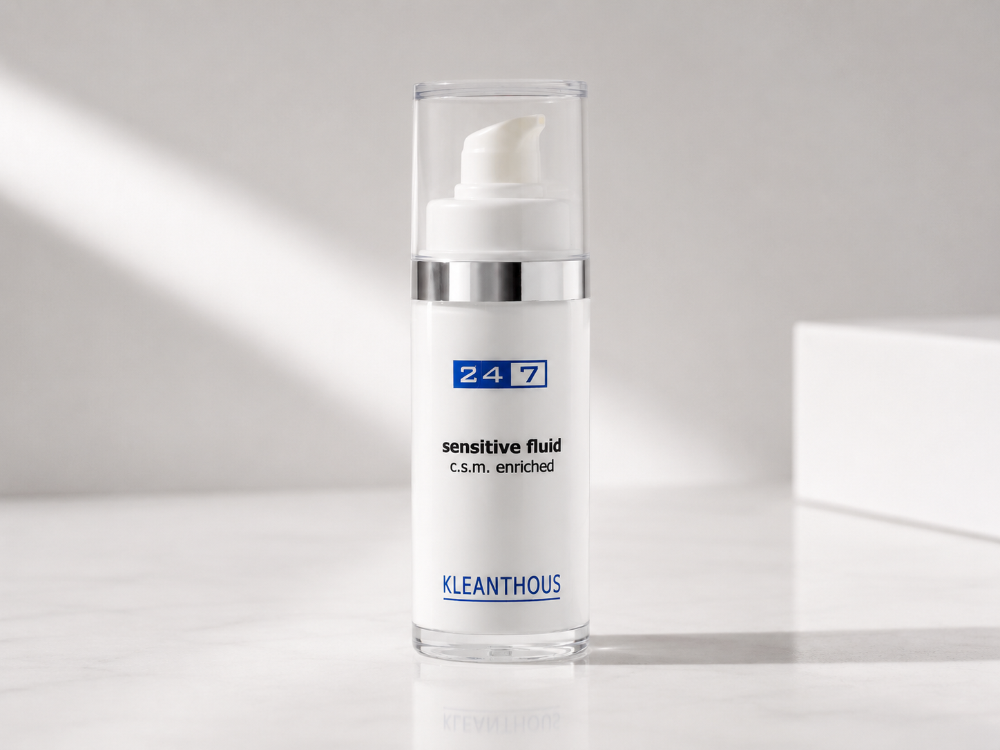 Sensitive Fluid Kleanthous – dưỡng ẩm nhẹ hỗ trợ cân bằng và chăm sóc làn da khô, nhạy cảm.