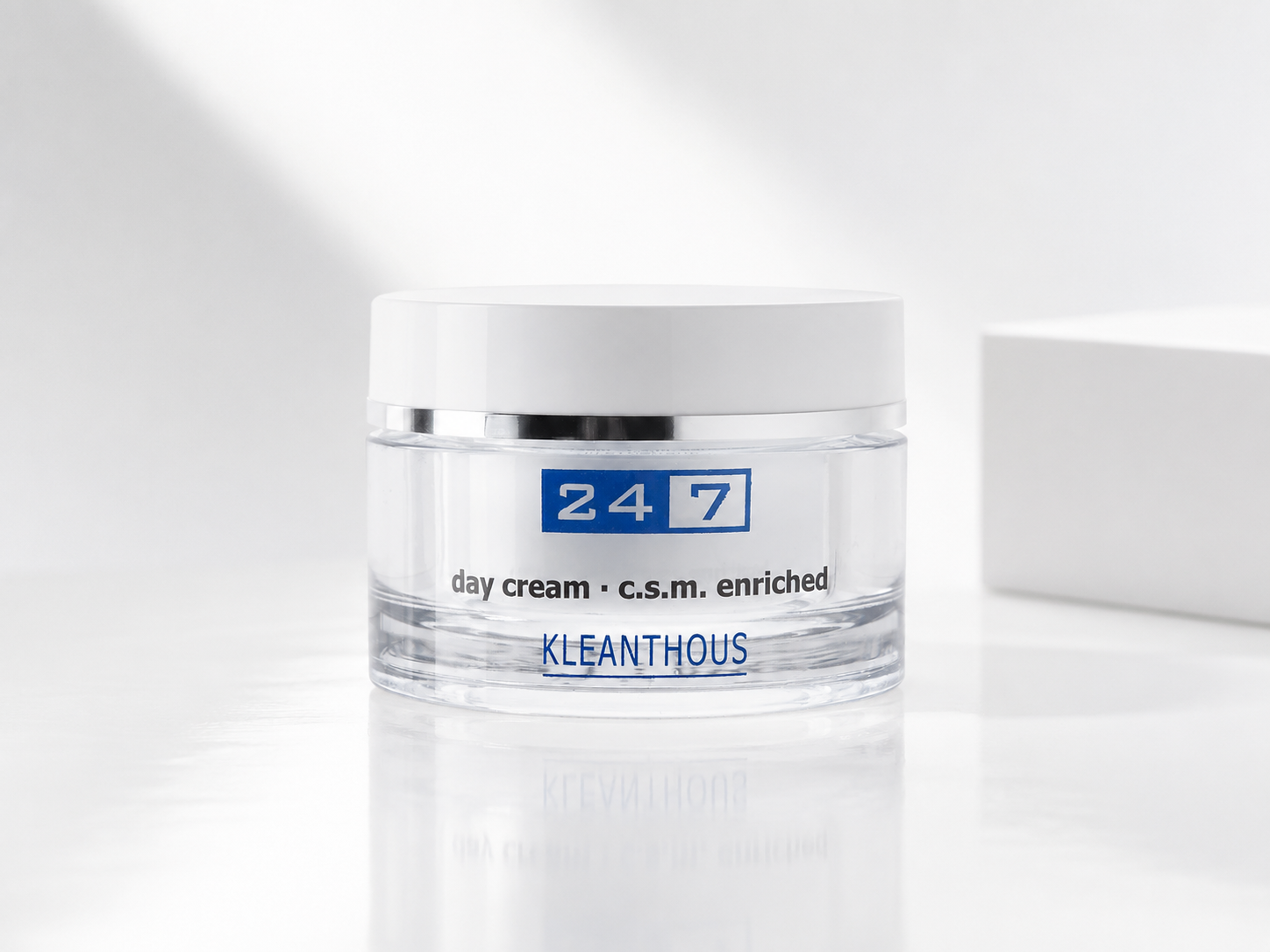Day Cream Kleanthous – kem dưỡng ban ngày hỗ trợ cấp ẩm và chăm sóc làn da khô, thiếu ẩm.