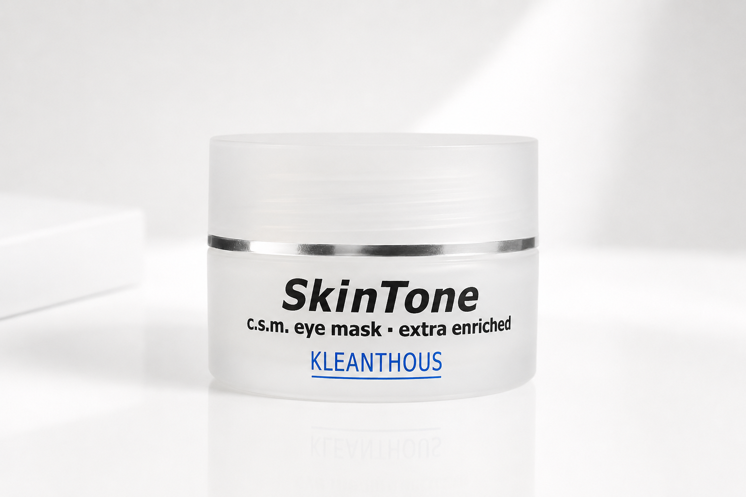 Khám phá C.S.M. Eye Mask SkinTone Kleanthous – mặt nạ mắt dưỡng ẩm chuyên sâu, hỗ trợ chăm sóc vùng da quanh mắt khô và thiếu sức sống.