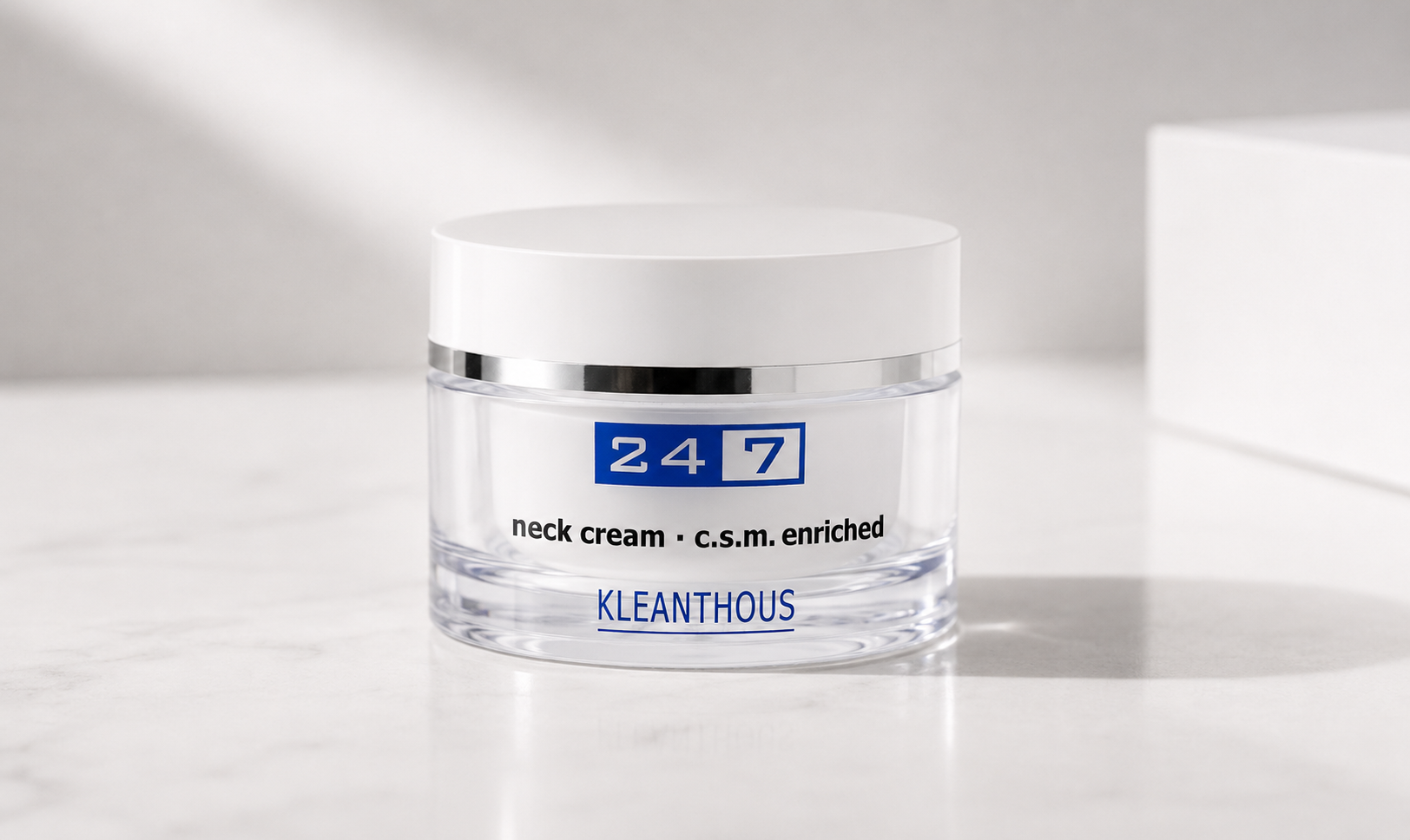 Neck Cream Kleanthous – kem dưỡng C.S.M. hỗ trợ cấp ẩm và cải thiện vẻ săn chắc cho vùng da cổ.